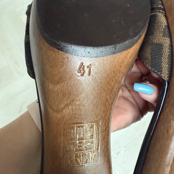 Fendi Brown Zucca Canvas Block Heel Mule Sandals in EUC size 41 - Picture 7 of 7